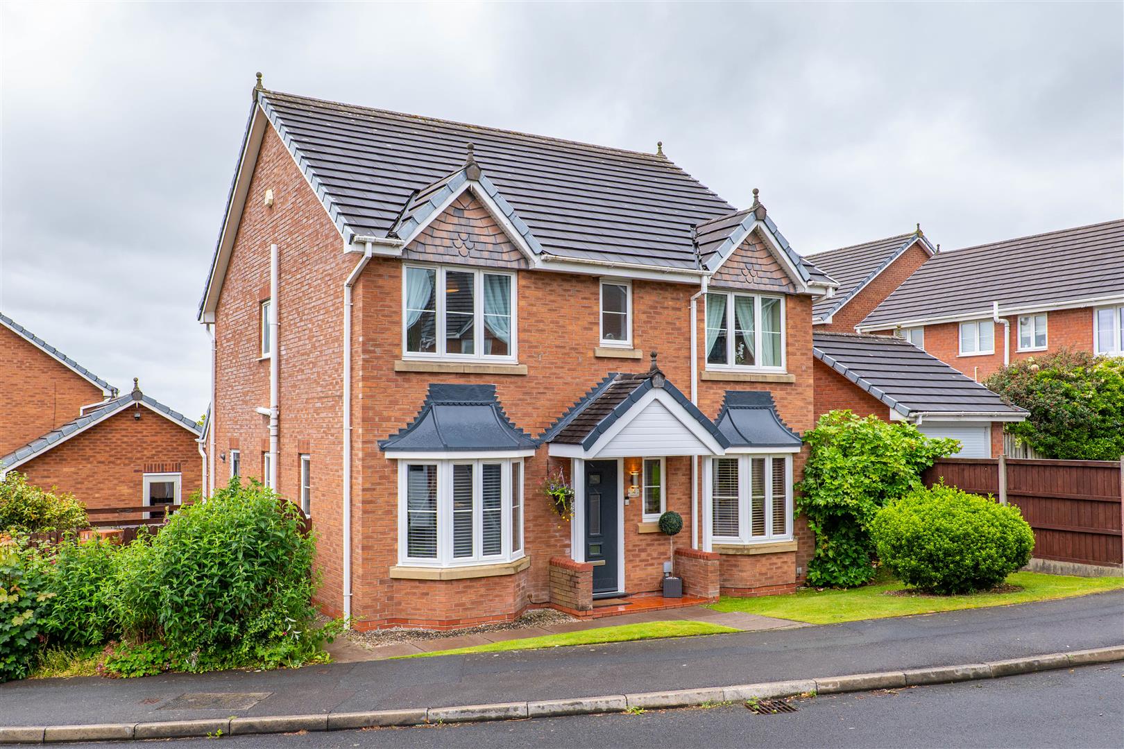 4 bed property in Delph Way, Chorley